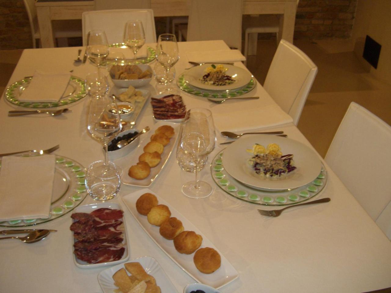 Serrungarina Agriturismo Pozzuolo מראה חיצוני תמונה